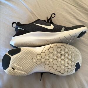 Black/ Gray Nike sneakers, 8.5